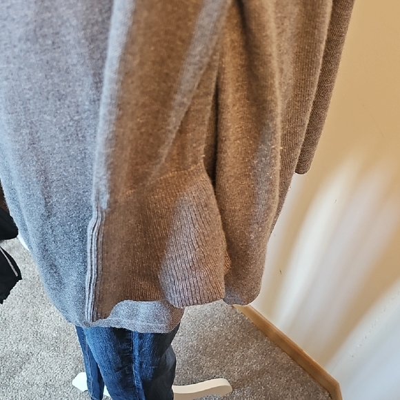 WHBM Gray Open Front Women's Sweater - Picture 3 of 6